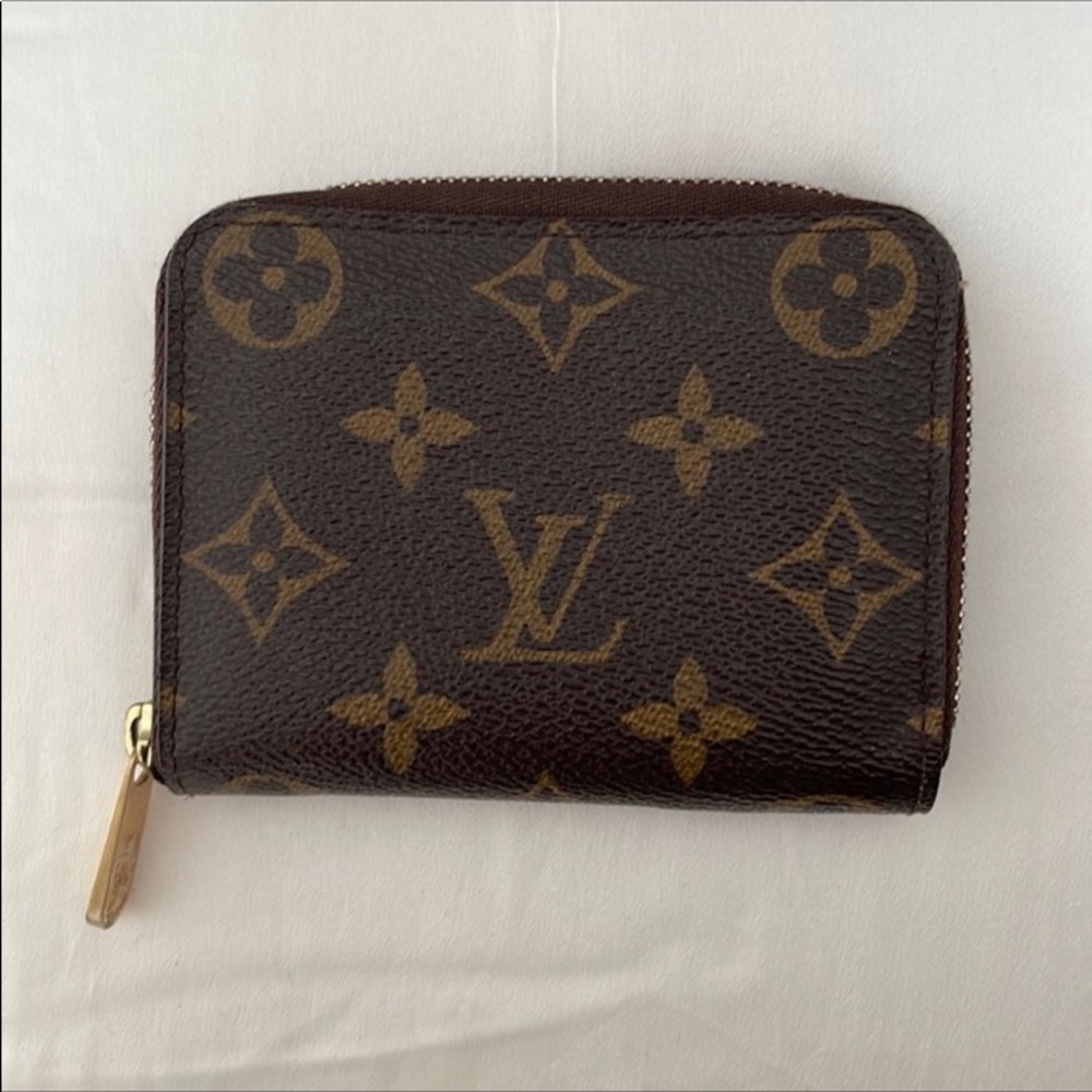 Authentic Louis Vuitton Zippy Coin Purse